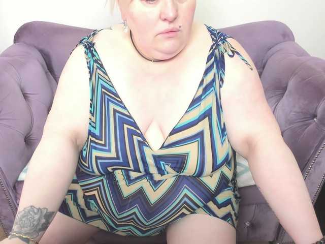 fashiona live cam on BongaCams