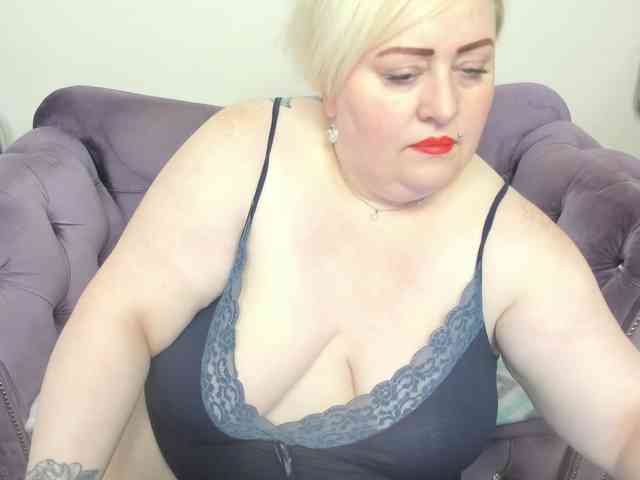 fashiona Live Webcam on BongaCams