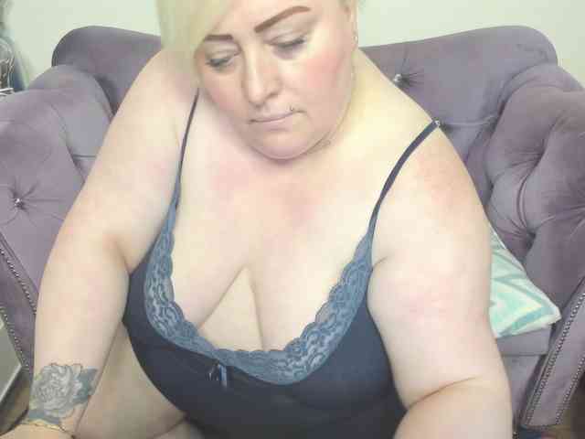fashiona Live Webcam on BongaCams