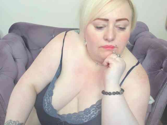 fashiona Live Webcam on BongaCams