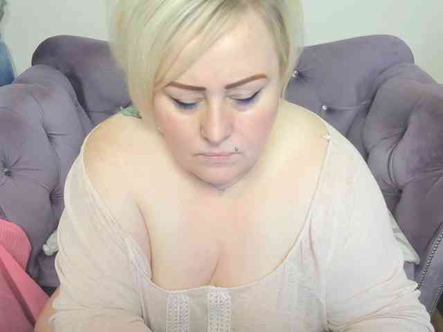 fashiona Live Webcam on BongaCams