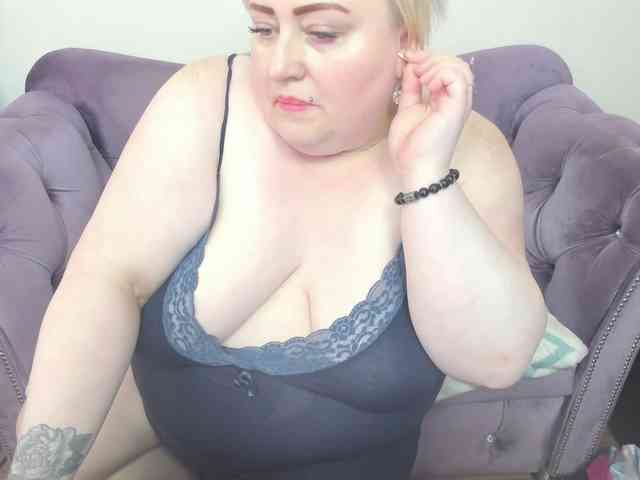 fashiona Live Webcam on BongaCams