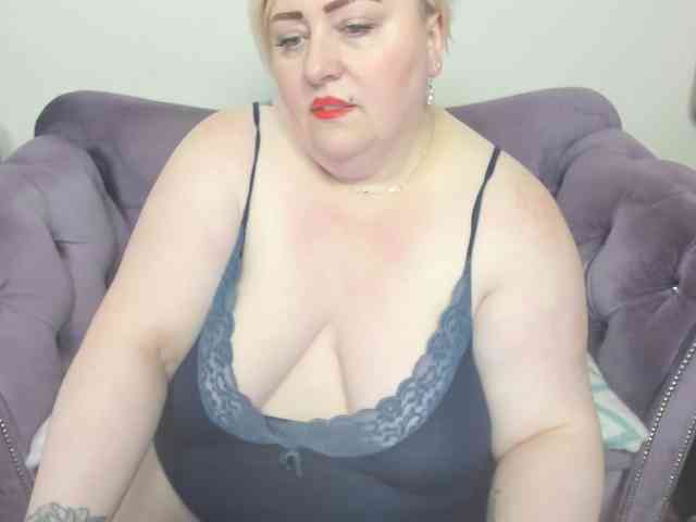 fashiona Live Webcam on BongaCams