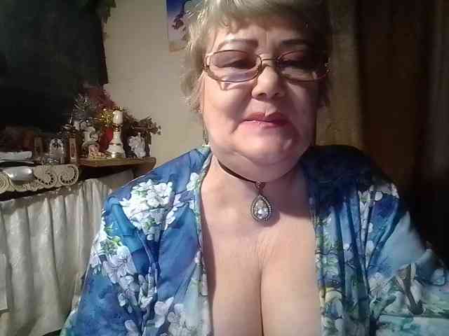 lelaniy live female cam on bongacams