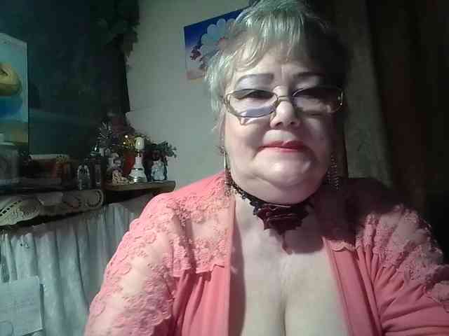 Lelaniy's cam show statistics and live stream