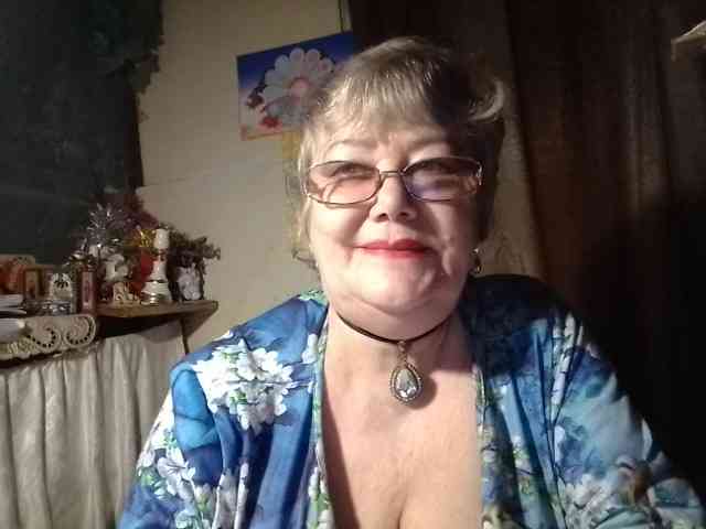 lelaniy live female cam on bongacams