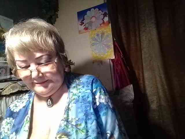lelaniy live female cam on bongacams