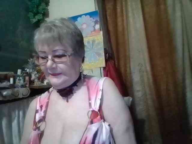 lelaniy live female cam on bongacams