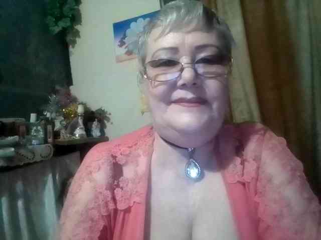 Modelo: lelaniy