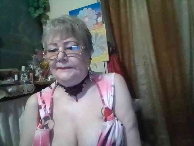 lelaniy live female cam on bongacams