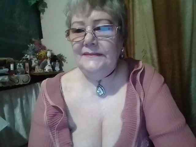 Lelaniy's cam show statistics and live stream