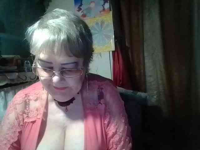 lelaniy live female cam on bongacams