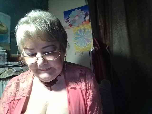 lelaniy live female cam on bongacams