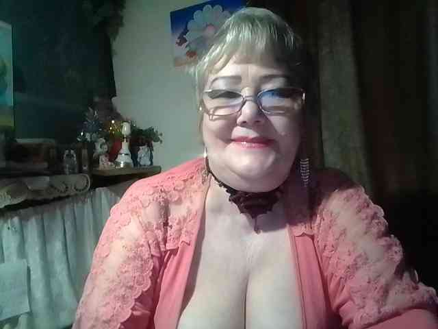 lelaniy live female cam on bongacams