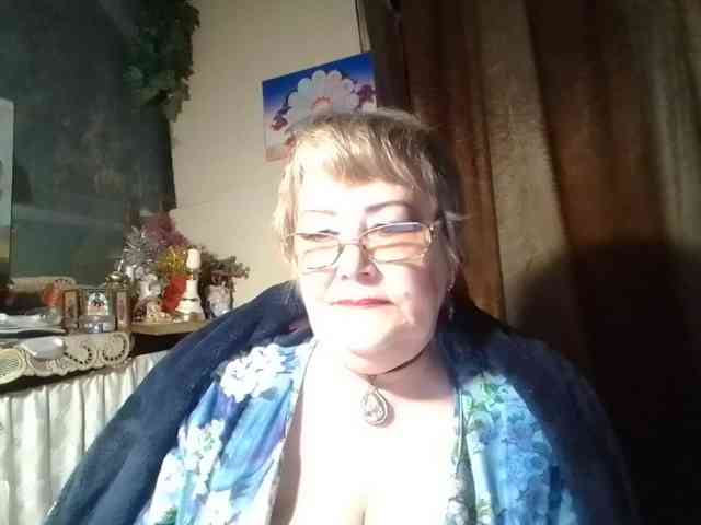 lelaniy live female cam on bongacams