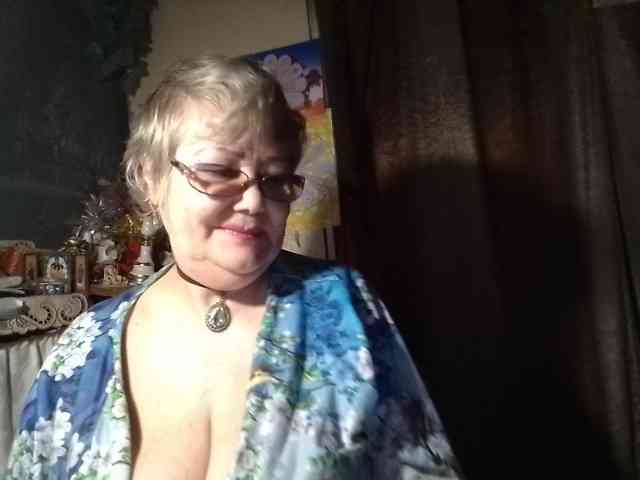 lelaniy live female cam on bongacams