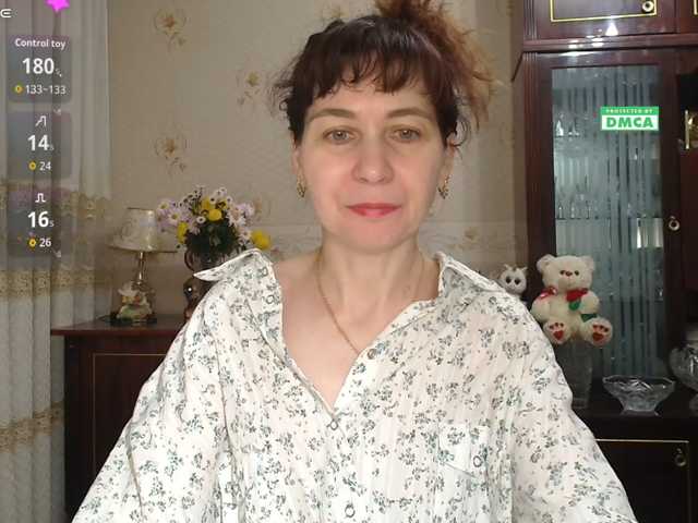 caroliiine, live now on BongaCams
