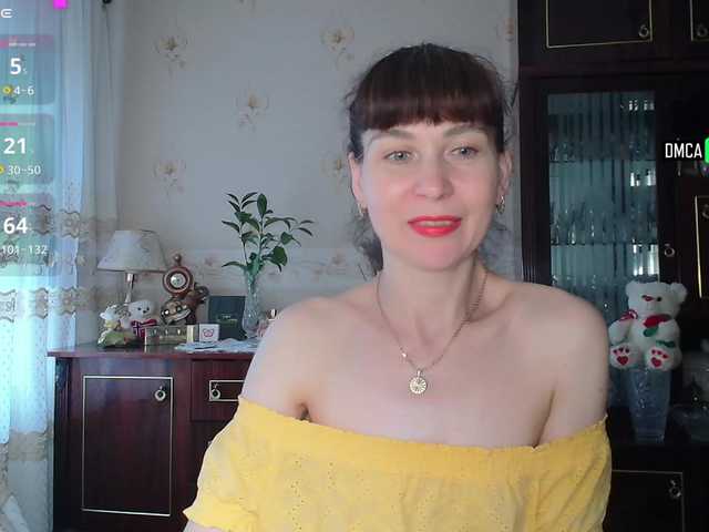 caroliiine live cam on BongaCams