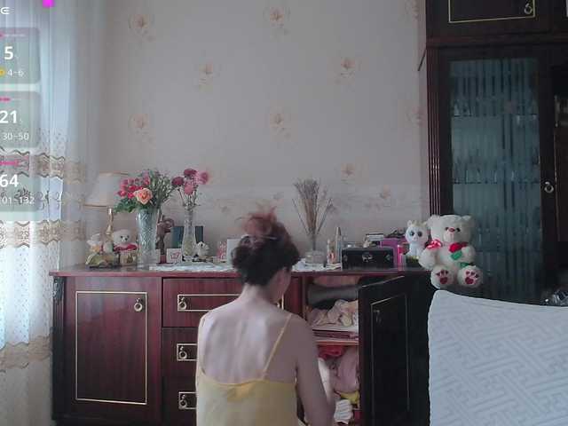 caroliiine live cam on BongaCams