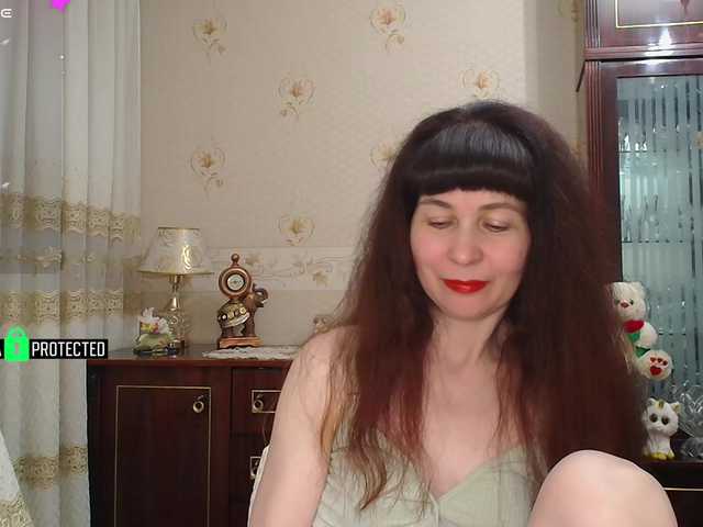 caroliiine's BongaCams show and profile