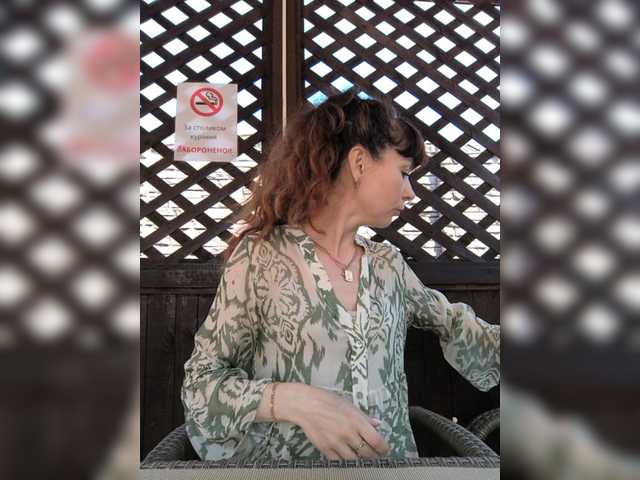 caroliiine live cam on BongaCams