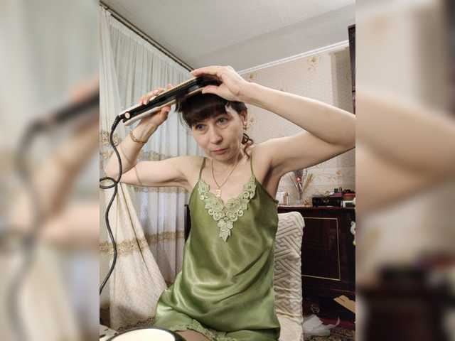 caroliiine live cam on BongaCams
