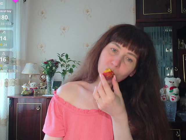 caroliiine live cam on BongaCams