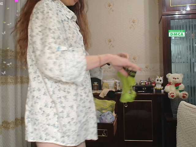 caroliiine, live now on BongaCams