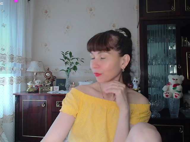 caroliiine live cam on BongaCams