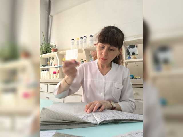 caroliiine live cam on BongaCams