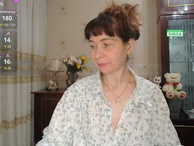 caroliiine, live now on BongaCams