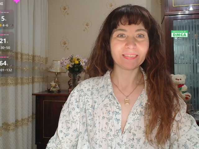 caroliiine, live now on BongaCams