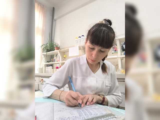 caroliiine live cam on BongaCams