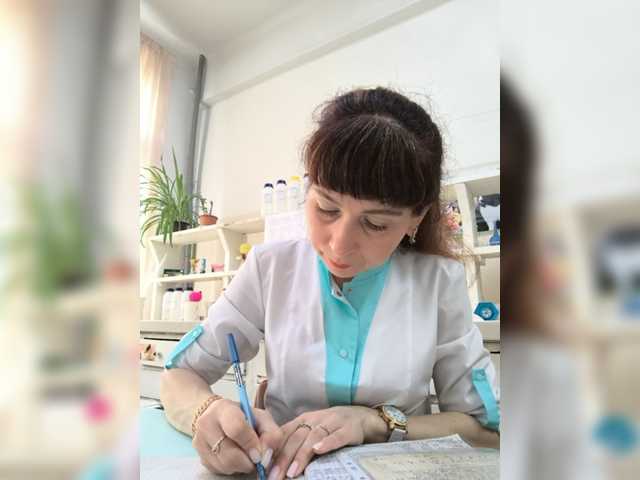 caroliiine live cam on BongaCams