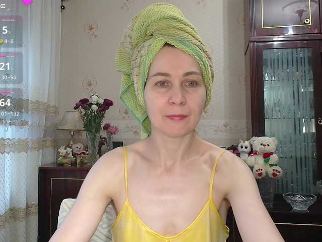 caroliiine live cam on BongaCams