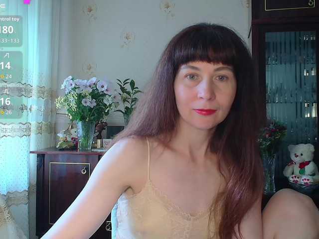 caroliiine live cam on BongaCams
