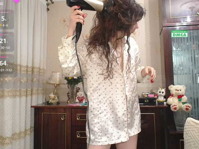 caroliiine live cam on BongaCams