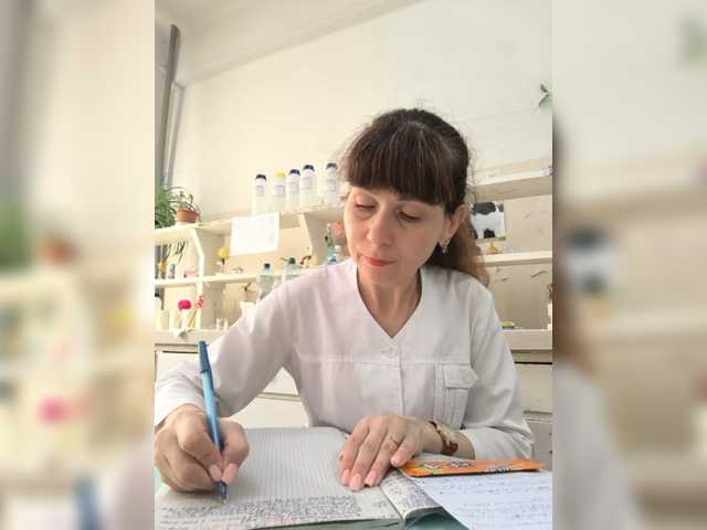 caroliiine live cam on BongaCams