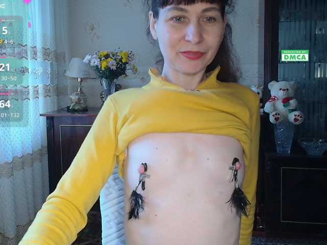 caroliiine live cam on BongaCams