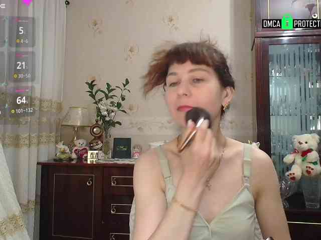Model: caroliiine
