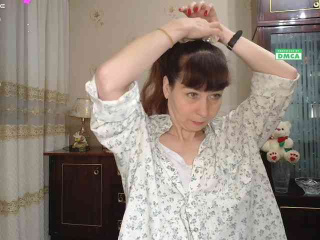 Model: caroliiine