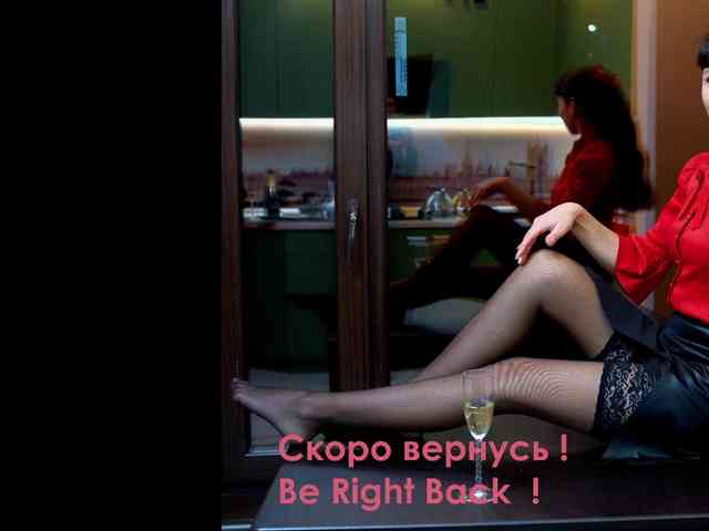 caroliiine Live Webcam on BongaCams