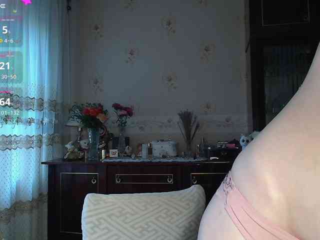 caroliiine Live Webcam on BongaCams
