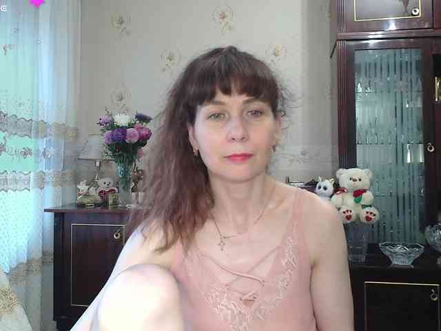 Model: caroliiine
