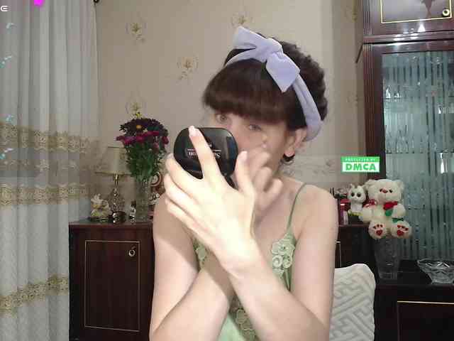 caroliiine Live Webcam on BongaCams