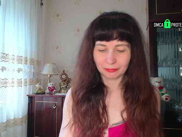 Model: caroliiine