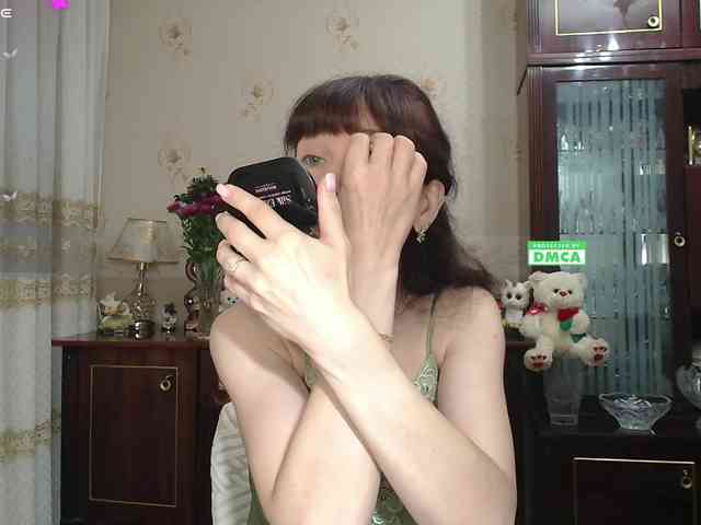 Model: caroliiine