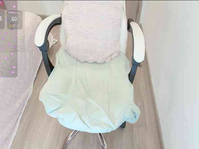 モデル: Jasmine1234