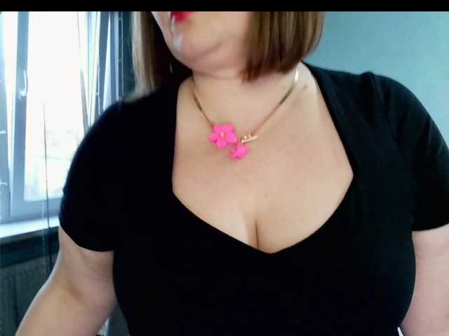 anya1010, en vivo ahora en BongaCams
