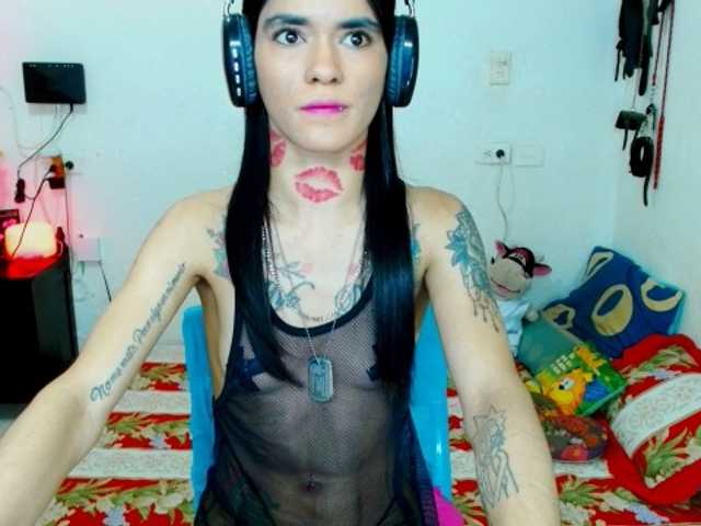 BabyNova — live female cam